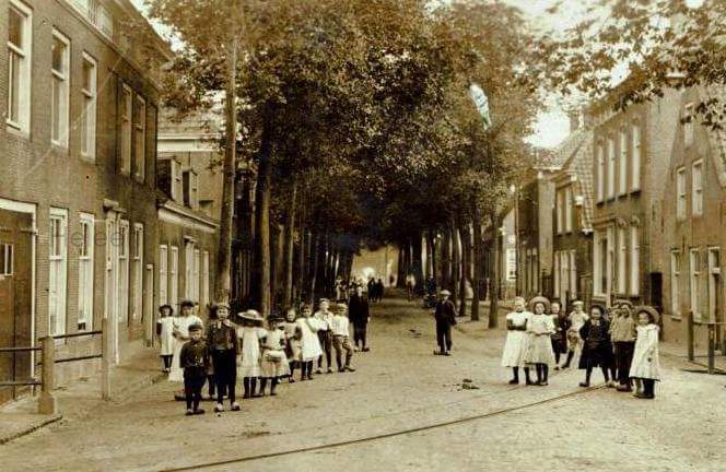 voorstraat numansdorp bomen begin 1900